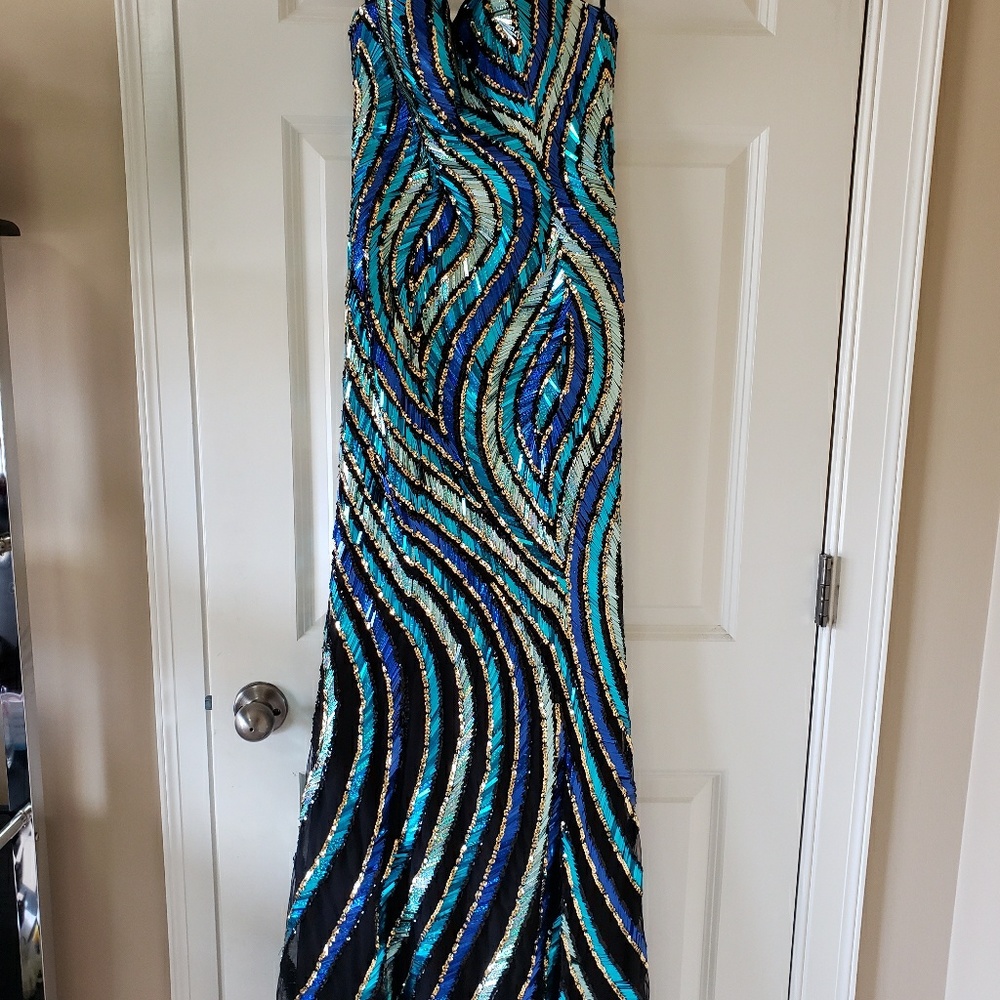 Prom Dress - Picture 5 of 7